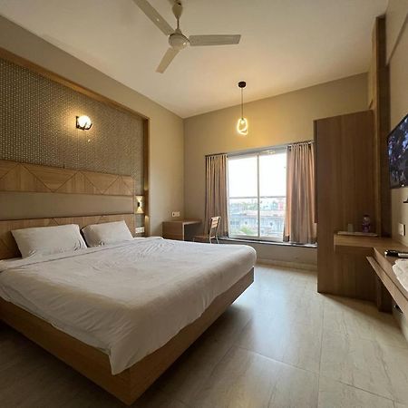 Hotel Shahi Executive Malkapur  Zewnętrze zdjęcie