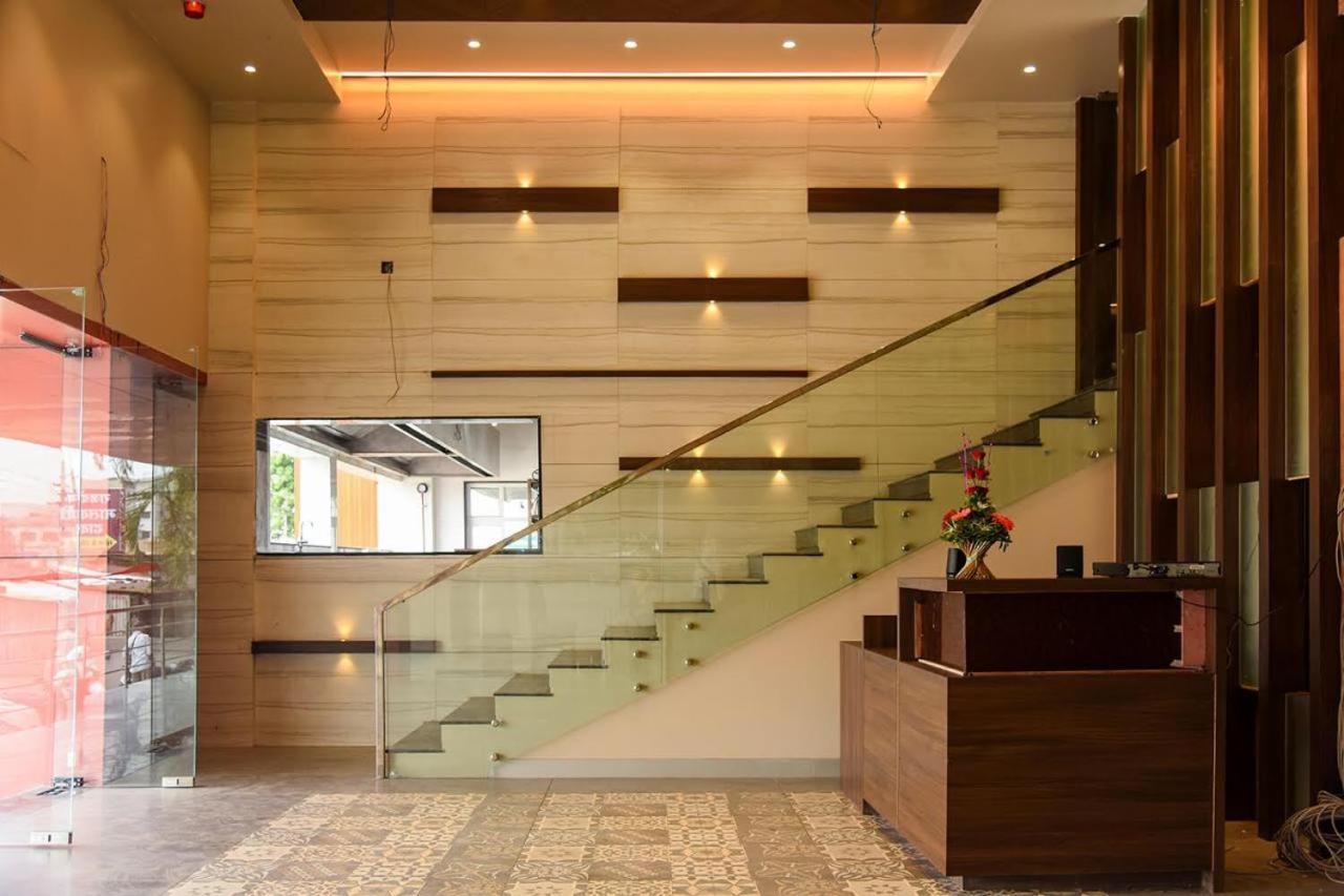 Hotel Shahi Executive Malkapur  Zewnętrze zdjęcie