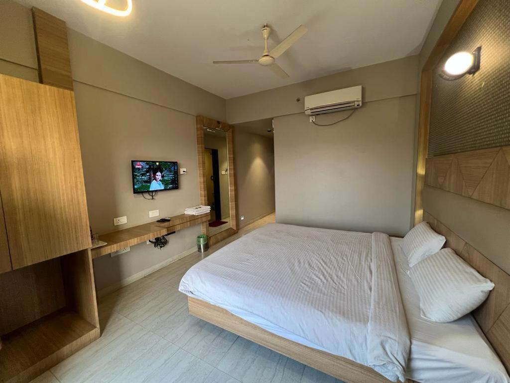 Hotel Shahi Executive Malkapur  Zewnętrze zdjęcie
